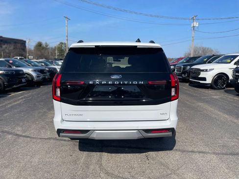 Used 2025 Ford Expedition Max Platinum AWD/4WD image 4