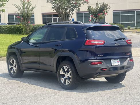 Used 2014 Jeep Cherokee Trailhawk w/ Comfort/Convenience Group AWD/4WD image 2