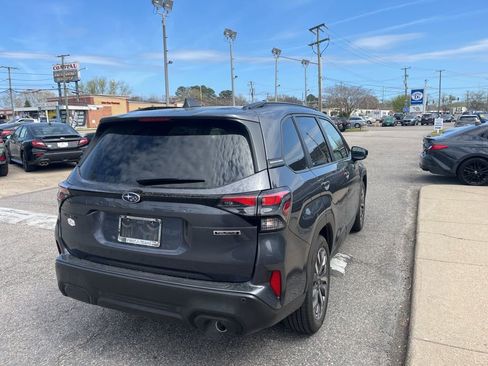 Used 2025 Subaru Forester Touring image 6