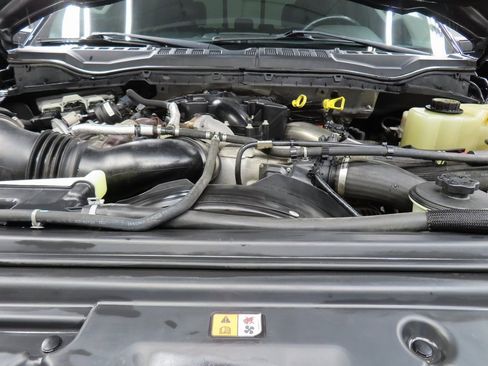 Used 2019 Ford F350 Lariat image 27