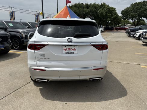 Used 2024 Buick Enclave Premium image 6