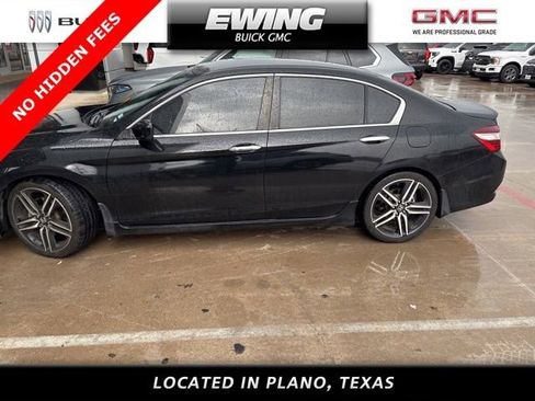 Used 2017 Honda Accord Sport image 5