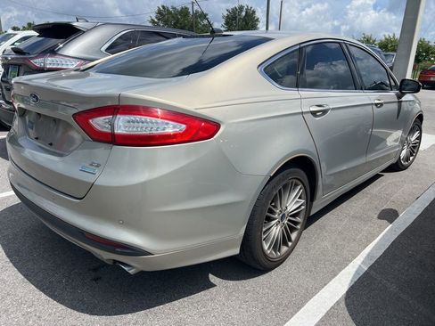 Used 2015 Ford Fusion SE w/ Equipment Group 202A FWD image 4