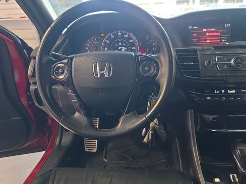 Used 2017 Honda Accord Sport image 16