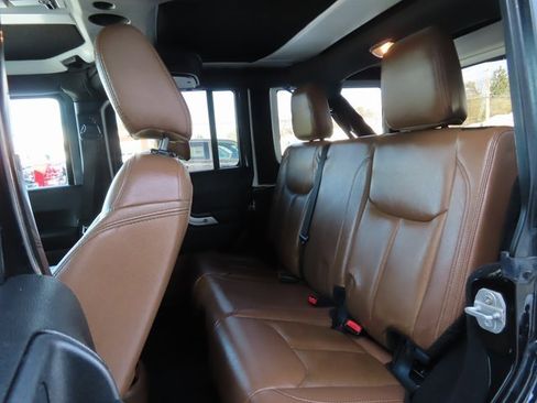 Used 2016 Jeep Wrangler Unlimited Rubicon w/ Dual Top Group image 21