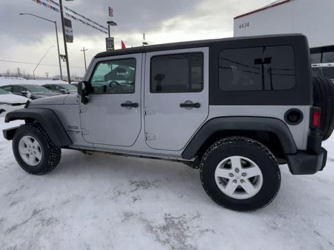 Used 2018 Jeep Wrangler Unlimited Sport S AWD/4WD image 6