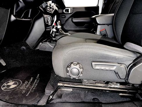 Used 2022 Jeep Wrangler Unlimited Sport AWD/4WD image 10