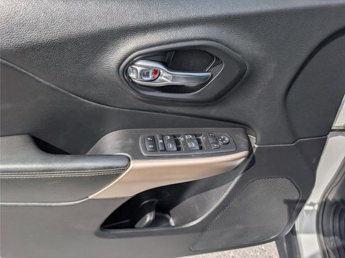 Used 2018 Jeep Cherokee Limited w/ High Altitude Package image 19