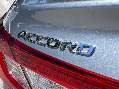 Used 2018 Honda Accord EX-L image 10