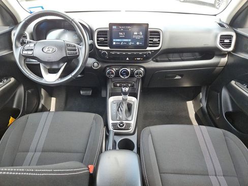 Used 2025 Hyundai Venue SEL FWD image 19