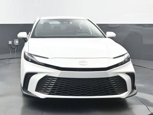 Used 2025 Toyota Camry SE w/ Convenience Package FWD image 19