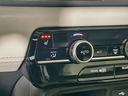 Used 2025 Honda Pilot Touring image 19