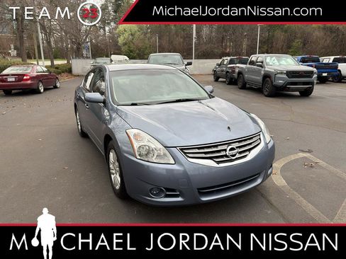 Used 2010 Nissan Altima 2.5 S w/ Convenience Pkg image 1