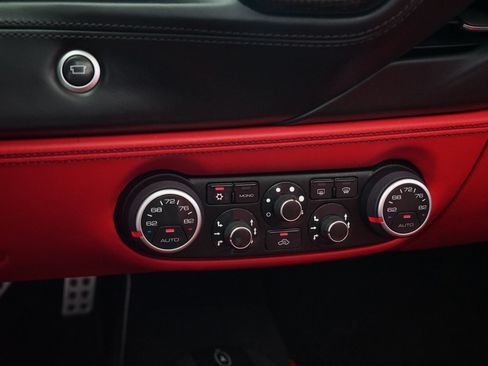 Used 2019 Ferrari 488 Spider RWD image 15