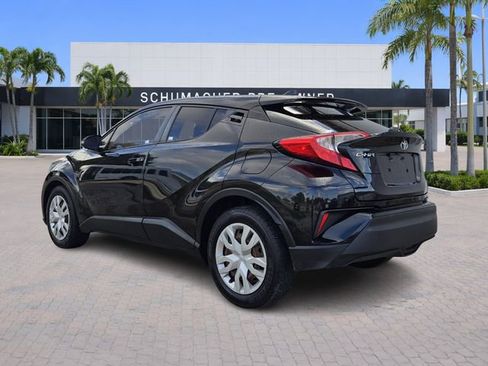Used 2021 Toyota C-HR LE image 5