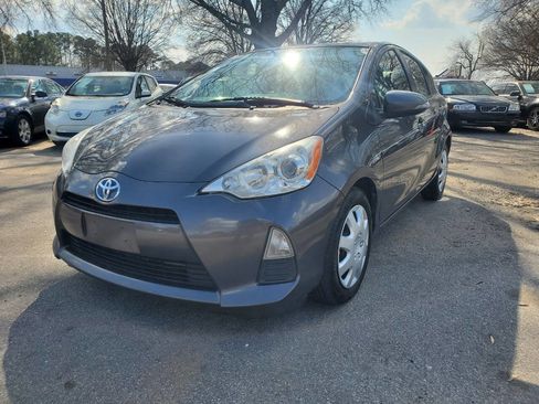 Used 2013 Toyota Prius C Two image 3