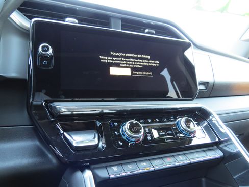 New 2025 GMC Sierra 2500 Denali w/ Denali Reserve Package image 30