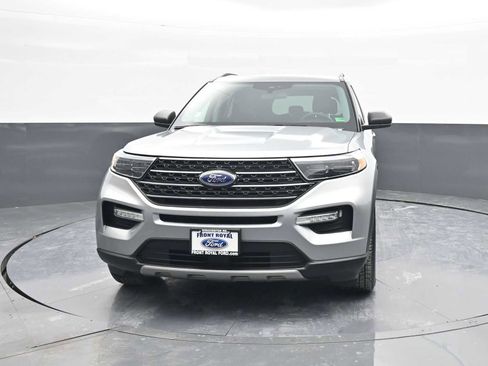 Used 2023 Ford Explorer XLT w/ Equipment Group 202A image 3
