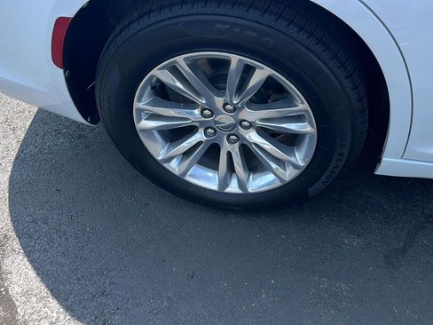 Used 2017 Chrysler 300 Limited w/ Value Package RWD image 27