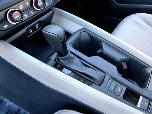 Used 2025 Honda Accord SE image 15