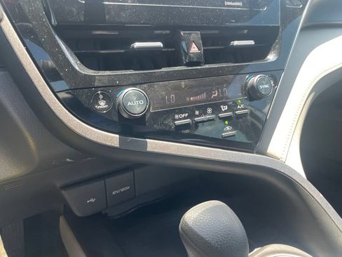 Used 2022 Toyota Camry LE FWD image 17