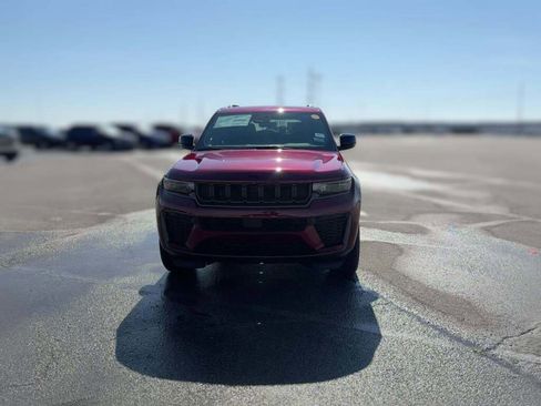 New 2026 Jeep Grand Cherokee Altitude image 2