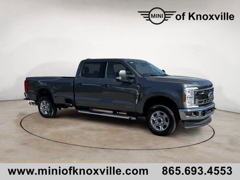 Used 2025 Ford F250 XLT image 1