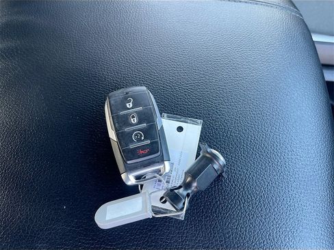 Used 2022 RAM 1500 Big Horn image 32