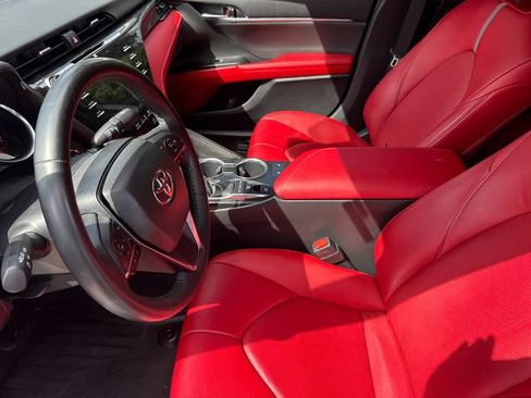 Used 2019 Toyota Camry XSE FWD image 18