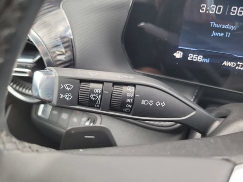 Used 2025 Chevrolet Equinox LT AWD/4WD image 30