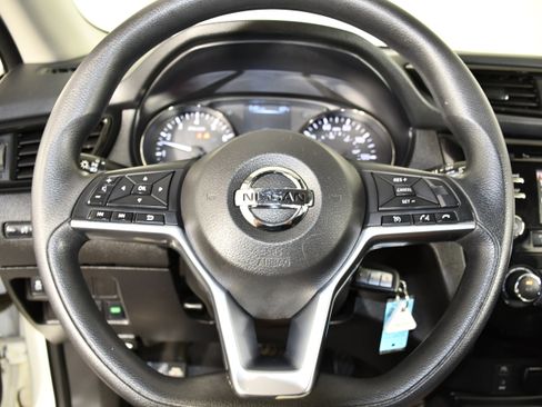 Used 2017 Nissan Rogue S AWD/4WD image 19