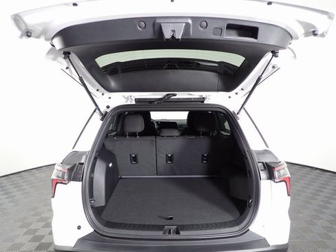 New 2025 Chevrolet Equinox LT w/ Safety and Technology Package image 12