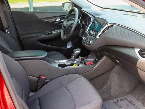 Used 2024 Chevrolet Malibu LT FWD image 9