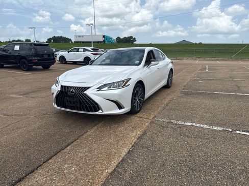 Used 2023 Lexus ES 350 w/ Premium Package FWD image 1
