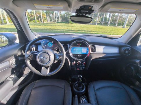 Used 2023 MINI Cooper 4-Door Hardtop FWD image 8