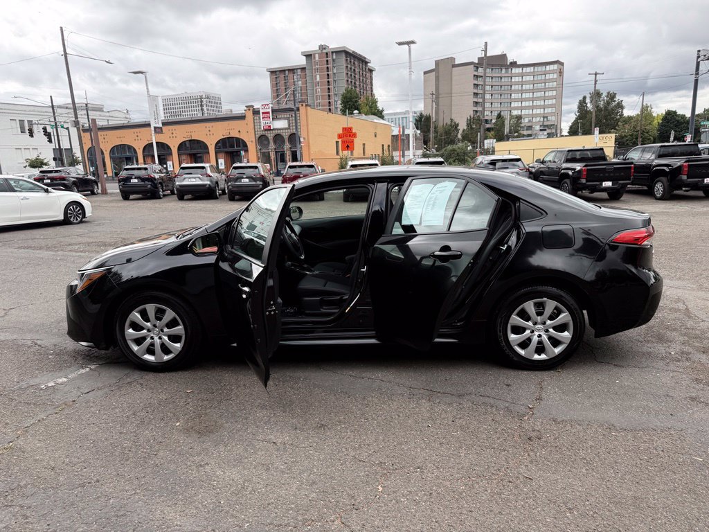 Used 2025 Toyota Corolla LE FWD image 15