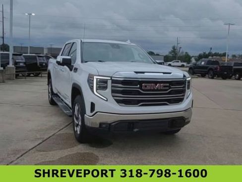Used 2022 GMC Sierra 1500 SLT w/ SLT Convenience Package AWD/4WD image 3