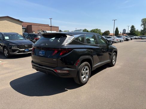 Used 2023 Hyundai Tucson SE AWD/4WD image 2