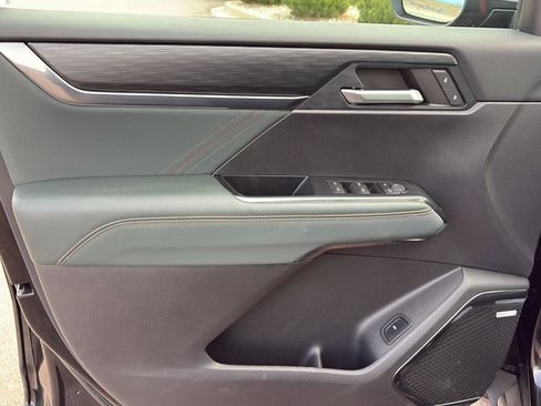 Used 2025 GMC Acadia AT4 w/ LPO, Floor Liner Package image 12