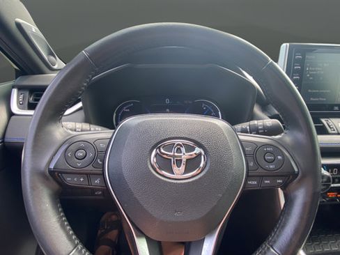 Used 2019 Toyota RAV4 XSE AWD/4WD image 16