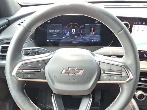 Used 2025 Chevrolet Traverse LT w/ Midnight/Sport Edition FWD image 17