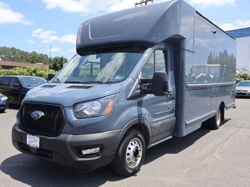Used 2022 Ford Transit 350 DRW RWD image 3