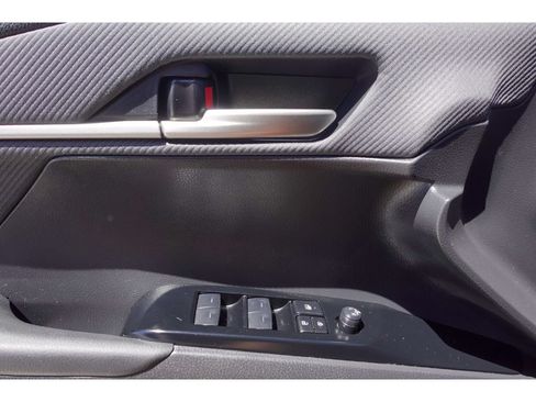 Used 2025 Toyota Camry SE FWD image 12