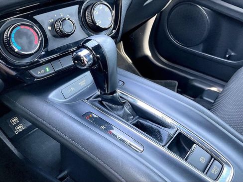 Used 2019 Honda HR-V Sport image 28