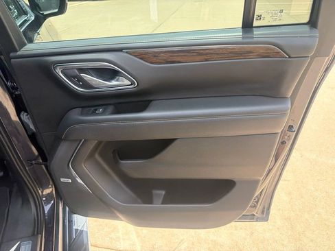 Used 2022 Chevrolet Suburban Premier AWD/4WD image 33