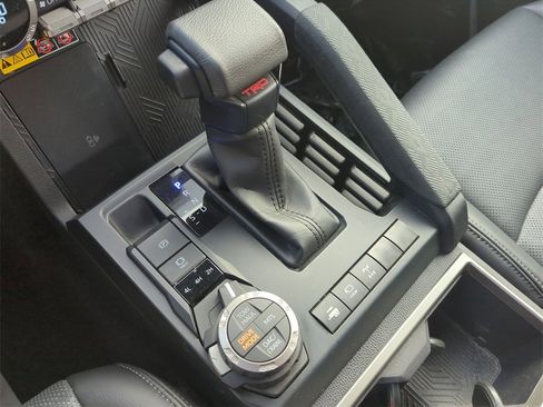 Used 2024 Toyota Tacoma TRD Off-Road w/ TRD Off Road Premium Package image 26