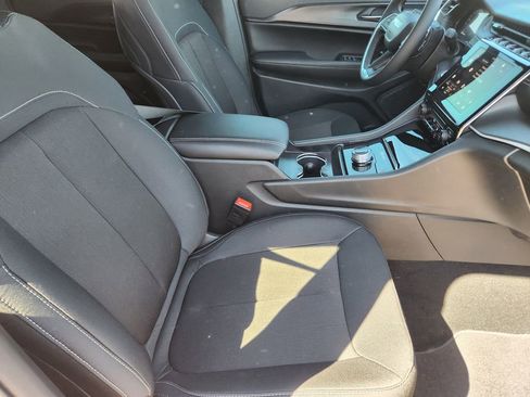 New 2026 Jeep Grand Cherokee Laredo image 10