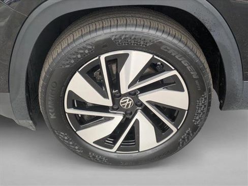 Used 2024 Volkswagen Atlas SE image 21