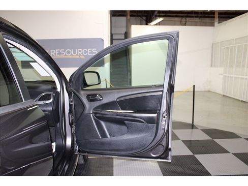 Used 2020 Dodge Journey Crossroad image 28