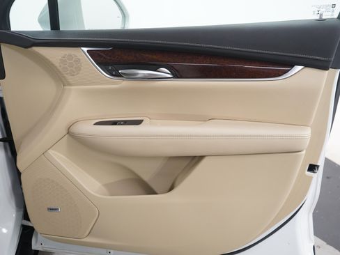 Used 2019 Cadillac XT5 Luxury AWD/4WD image 12